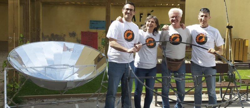 Training on Solar Cooker Manufacturing at IES La Merced