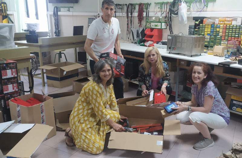 IES La Merced Prepares Equipment for Burundi Event