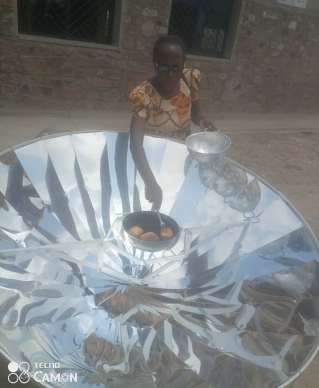 CEM Gitaba Teachers Test Traditional Recipes with Solar Cooking